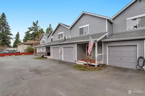 8017 212th St SW #4, Edmonds, WA 98026