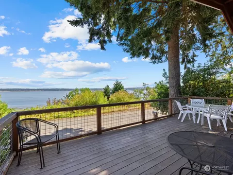 3784 Bells Beach Rd, Langley, WA 98260