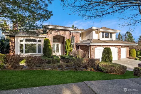 18212 NW Montreux Dr, Issaquah, WA 98027