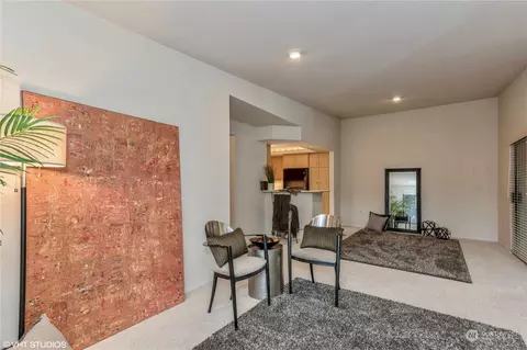 1308 Bellevue Way NE #4, Bellevue, WA 98004
