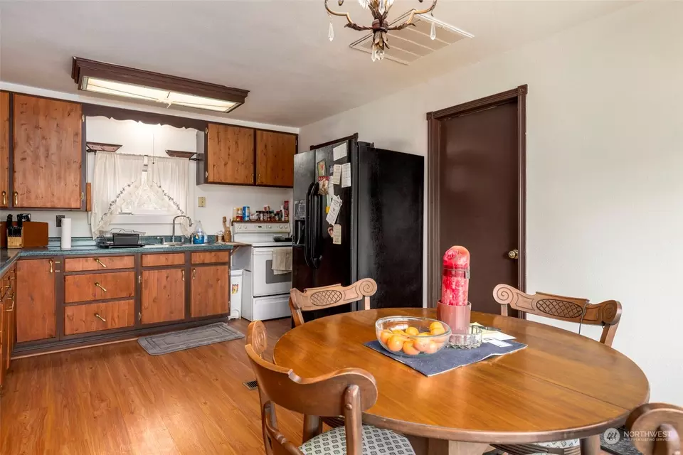 Kitchen - 10149 Frontier Pl NW, Silverdale, WA 98383 photo 1 of 2
