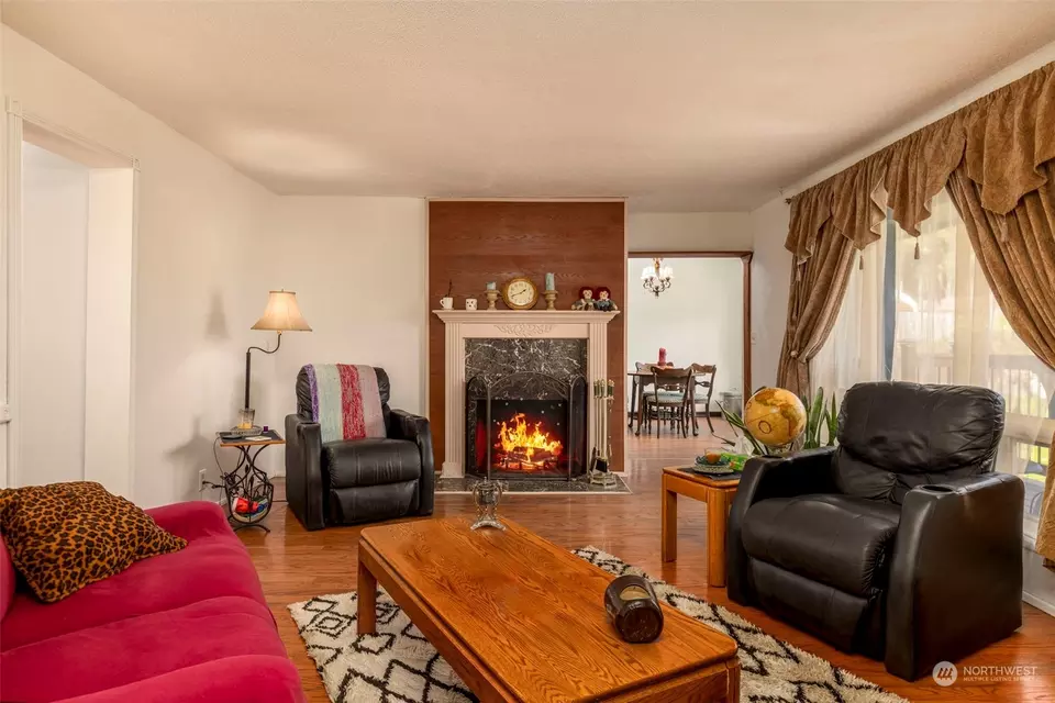 Living - 10149 Frontier Pl NW, Silverdale, WA 98383 photo 1 of 3