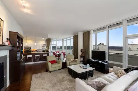 320 Washington Ave #602, Bremerton, WA 98337