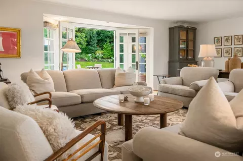 Living - 2111 Broadmoor Dr E, Seattle, WA 98112 photo 4 of 6