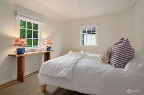 Bedroom - 2111 Broadmoor Dr E, Seattle, WA 98112 photo 5 of 5