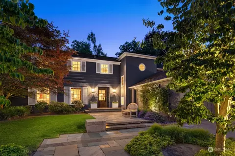 2111 Broadmoor Dr E, Seattle, WA 98112
