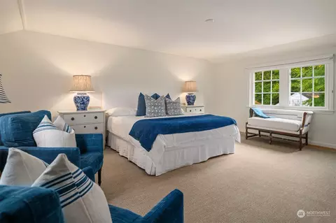 Bedroom - 2111 Broadmoor Dr E, Seattle, WA 98112 photo 1 of 5
