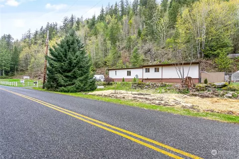 6040 Reese Hill Rd, Sumas, WA 98295