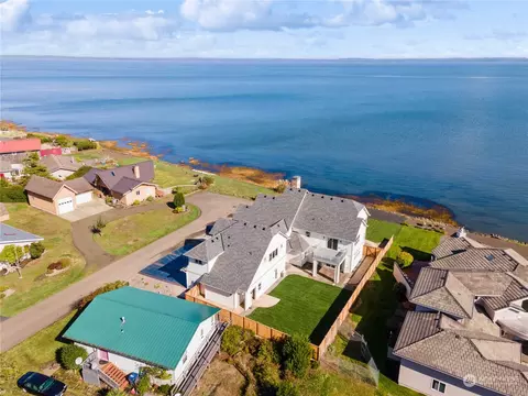 315 Oyster Ct SE, Ocean Shores, WA 98569