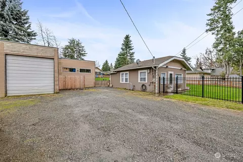 3514 Lakeway Dr, Bellingham, WA 98229