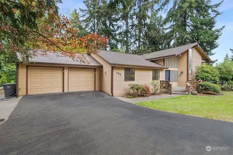 738 NE Woods Pl, Bremerton, WA 98311