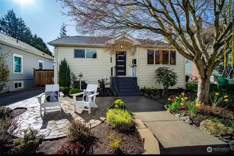 7717 11th Ave NW, Seattle, WA 98117