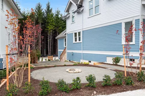 433 E Compass St, Pacific Beach, WA 98571 photo 2