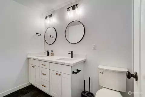 Bath - 9247 NE 180th St, Bothell, WA 98011 photo 2 of 4
