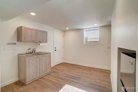 Kitchen - 9247 NE 180th St, Bothell, WA 98011 photo 5 of 5