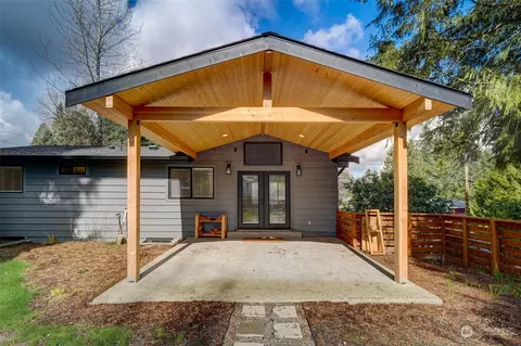 Exterior - 9247 NE 180th St, Bothell, WA 98011 photo 3 of 7