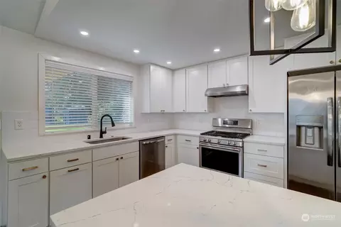 Kitchen - 9247 NE 180th St, Bothell, WA 98011 photo 4 of 5