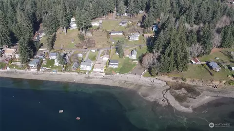 550 E Rauschert Rd, Grapeview, WA 98546
