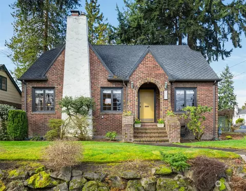 6555 32nd Ave NE, Seattle, WA 98115