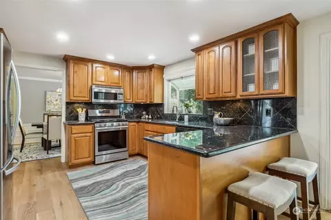 Kitchen - 15330 25th Dr SE, Mill Creek, WA 98012 photo 2 of 3