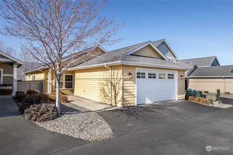 2452 NW Columbia Ave #20, East Wenatchee, WA 98802