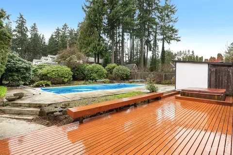 Exterior - 22904 49th Ave SE, Bothell, WA 98021 photo 4 of 11