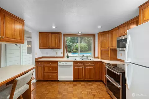 Kitchen - 22904 49th Ave SE, Bothell, WA 98021 photo 1 of 5