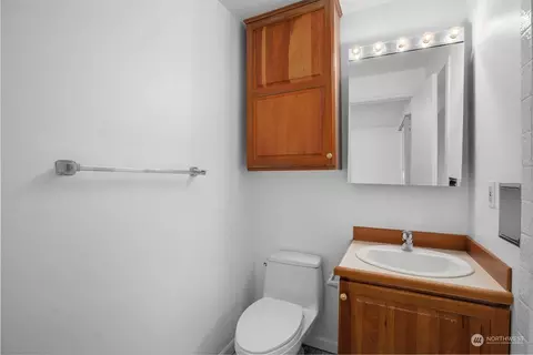Bath - 22904 49th Ave SE, Bothell, WA 98021 photo 1 of 2