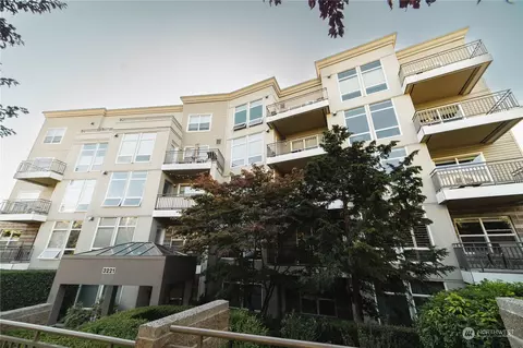 3221 SW Avalon Way # 404, Seattle, WA 98116
