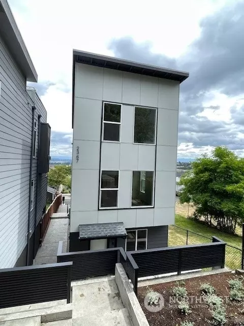 2367 S Yakima Ave, Tacoma, WA 98405