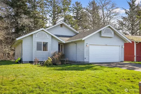 7143 Scarboro Ln N, Ilwaco, WA 98624