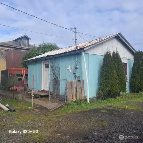 Exterior - 710 Duryea St, Raymond, WA 98577 photo 3 of 15