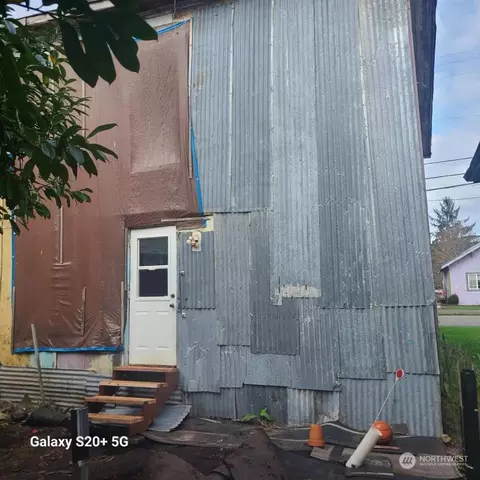 Exterior - 710 Duryea St, Raymond, WA 98577 photo 7 of 15