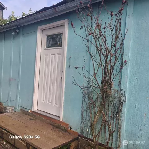 Exterior - 710 Duryea St, Raymond, WA 98577 photo 6 of 15