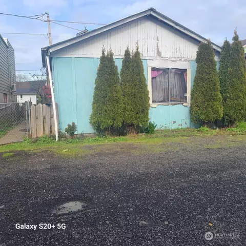 Exterior - 710 Duryea St, Raymond, WA 98577 photo 2 of 15