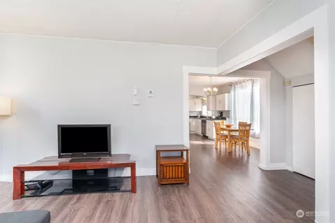 Living - 1305 E Marine View Dr, Everett, WA 98201 photo 4 of 4