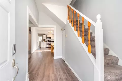 Entry Way - 1305 E Marine View Dr, Everett, WA 98201 photo 1 of 1