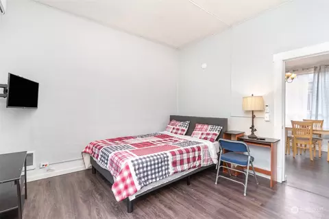 Bedroom - 1305 E Marine View Dr, Everett, WA 98201 photo 2 of 9