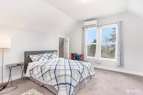 Bedroom - 1305 E Marine View Dr, Everett, WA 98201 photo 9 of 9