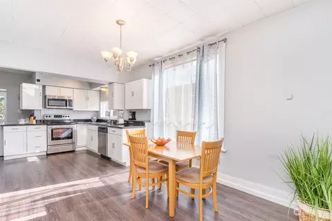 Dining - 1305 E Marine View Dr, Everett, WA 98201 photo 1 of 1