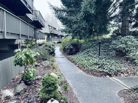 1415 154th Ave NE #B412, Bellevue, WA 98007