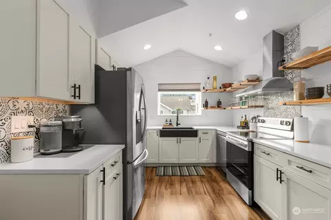Kitchen - 1522 196th St SE #G101, Bothell, WA 98012 photo 2 of 5