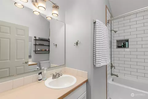 Bath - 1522 196th St SE #G101, Bothell, WA 98012 photo 3 of 4