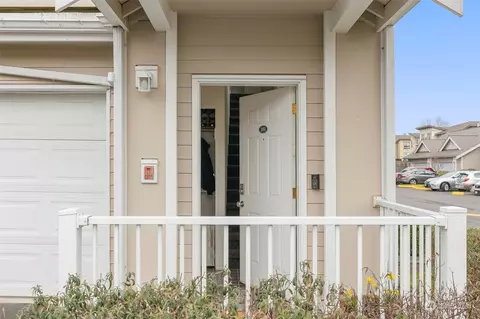 Exterior - 1522 196th St SE #G101, Bothell, WA 98012 photo 2 of 6