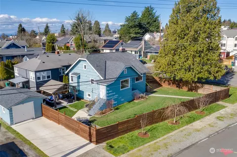535 N 102nd St, Seattle, WA 98133