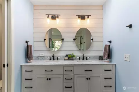 Bath - 2113 242nd St SE, Bothell, WA 98021 photo 3 of 5