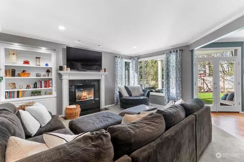 Living - 2113 242nd St SE, Bothell, WA 98021 photo 4 of 5