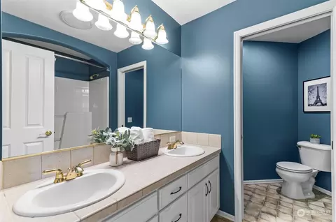 Bath - 2113 242nd St SE, Bothell, WA 98021 photo 5 of 5