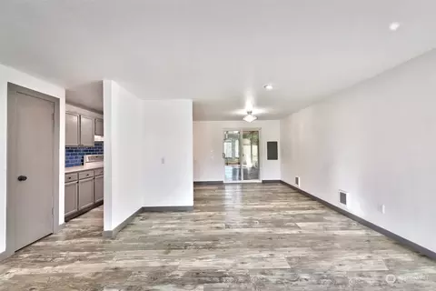 Living - 6216 Fleming St, Everett, WA 98203 photo 1 of 1