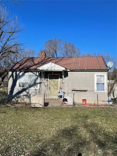 774 S 1st Ave, Okanogan, WA 98840